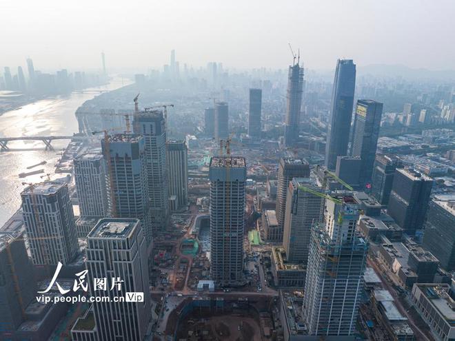 广州国际金融城最新动态与温馨金融日常纪实