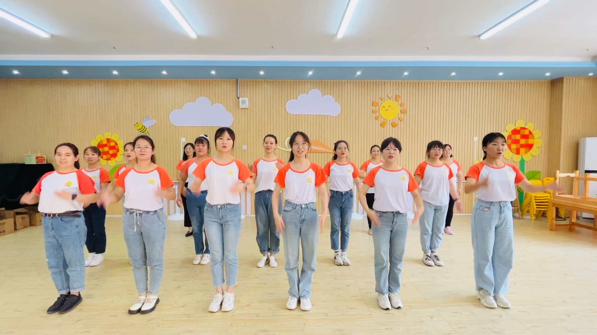 手势舞幼儿园大班最新教学动态