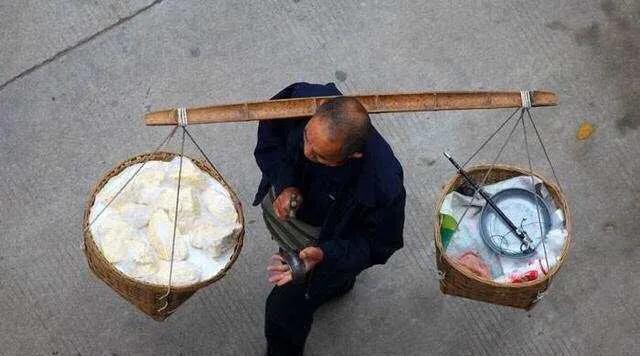 广东电白台风最新动态与小巷美食探秘