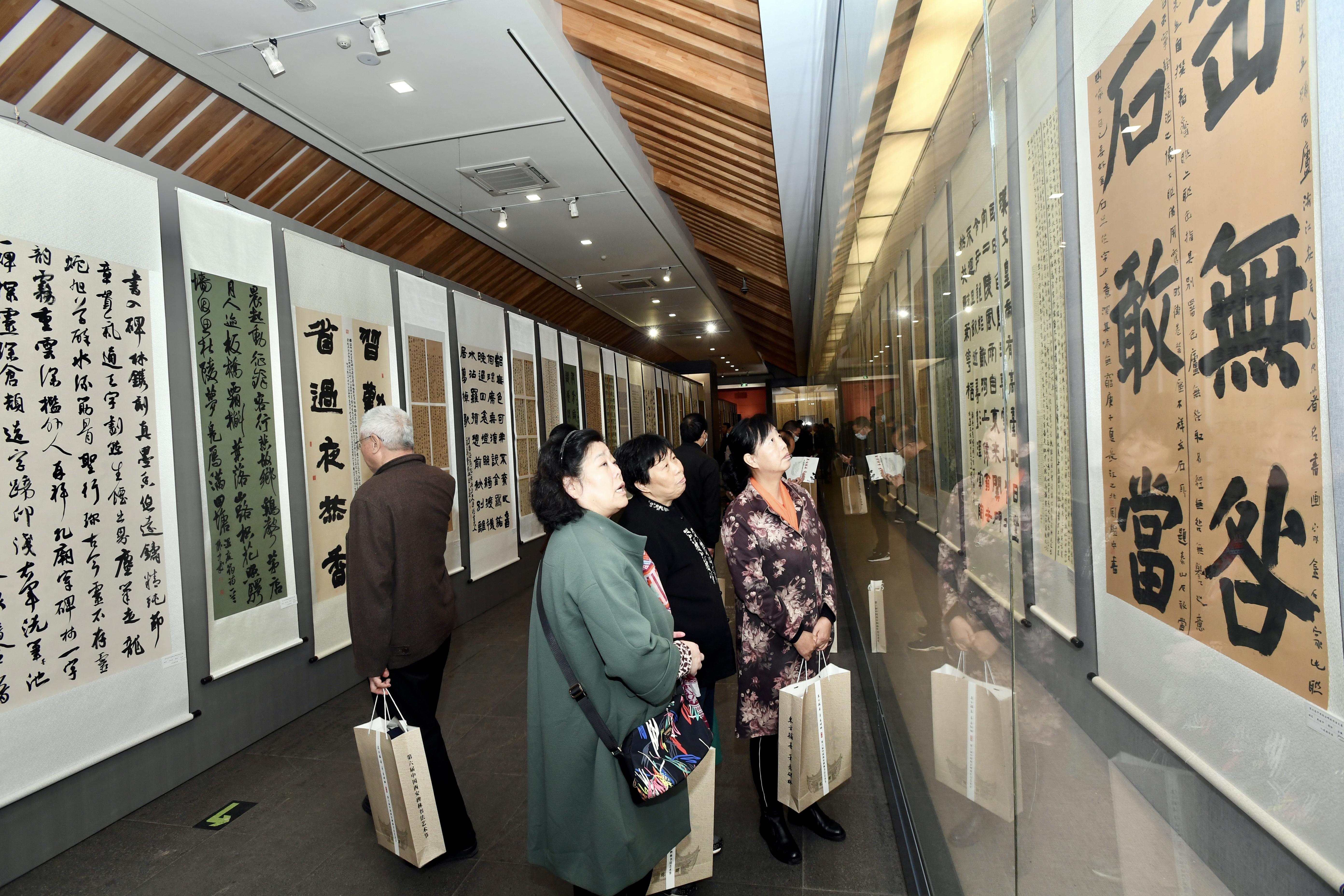 西安楼市最新动态，繁荣背后的深度解读与观点交锋