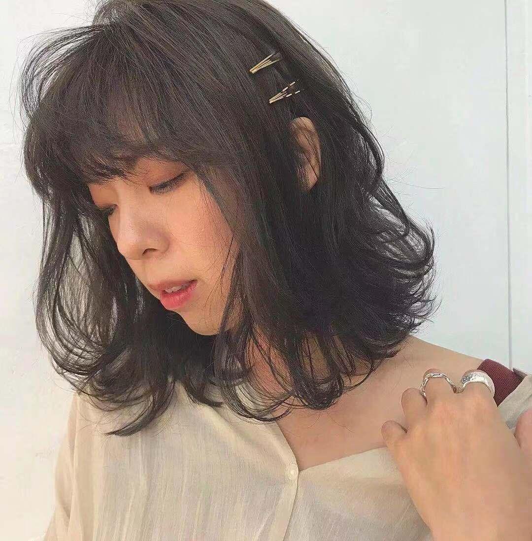 最新潮流发型背后的友情与温馨故事