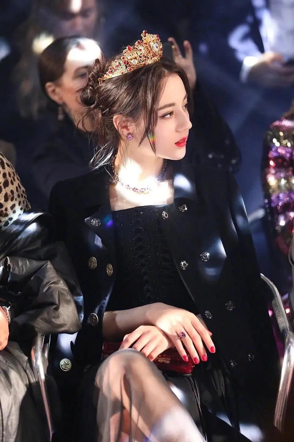 迪丽热巴最新动态揭秘，如何轻松获取偶像的最新资讯？